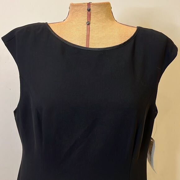 NWT Evan Picone Black Sheath Sleeves Dress with Ruffle Hem - Size 12 - Picture 5 of 14